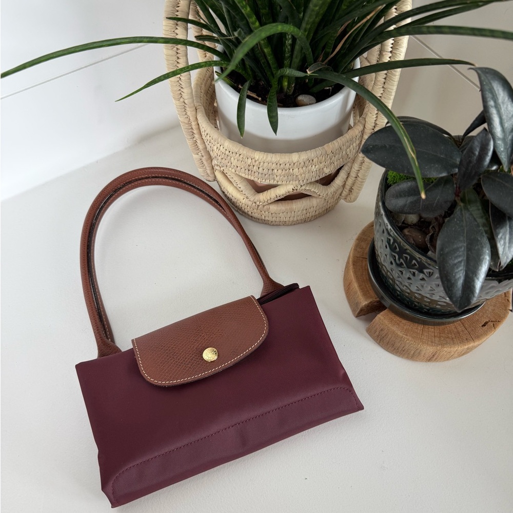 Longchamp Le Pliage Medium in Limited Edition Burgundy  ❤️